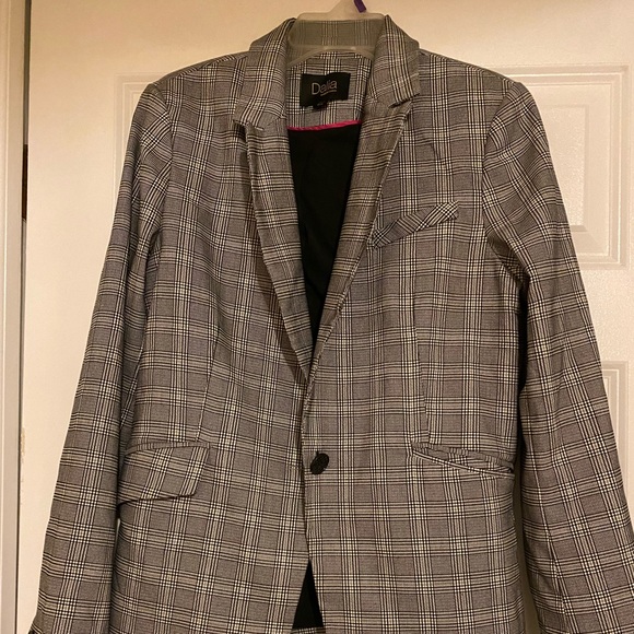 Blazer - Picture 2 of 2